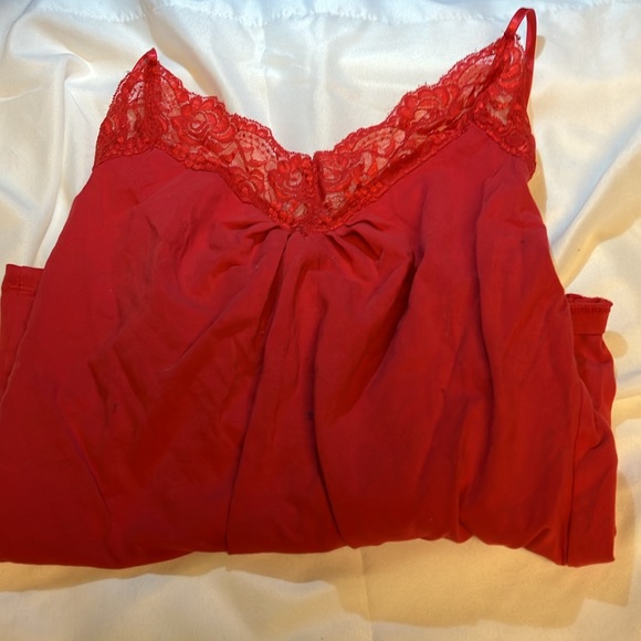 Old Navy Lace-Top Camisole - Picture 6 of 6